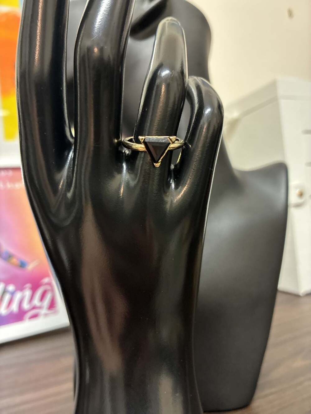 Vintage 1980s Triangle Black Stone Gold Ring